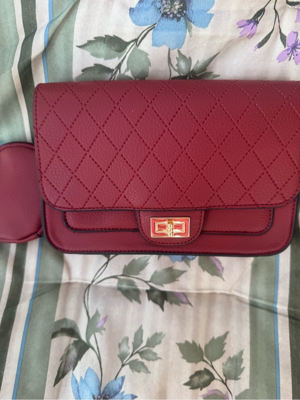 Quilted Burgundy Crossbody Bag with Gold-Tone Clasp